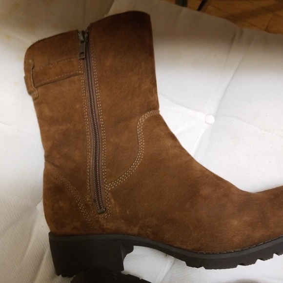 Ugg Boots - Picture 4 of 4